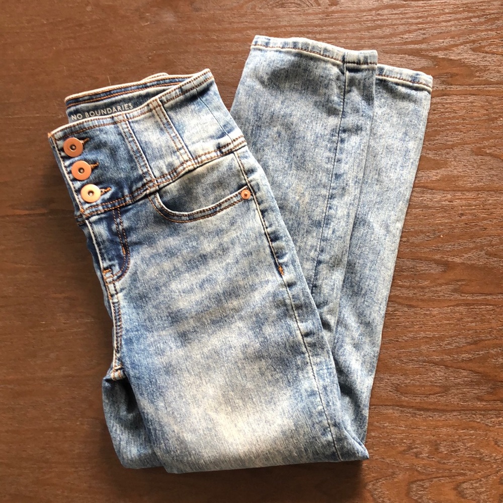Acid Wash High Waisted Capri Jeans SIZE 3